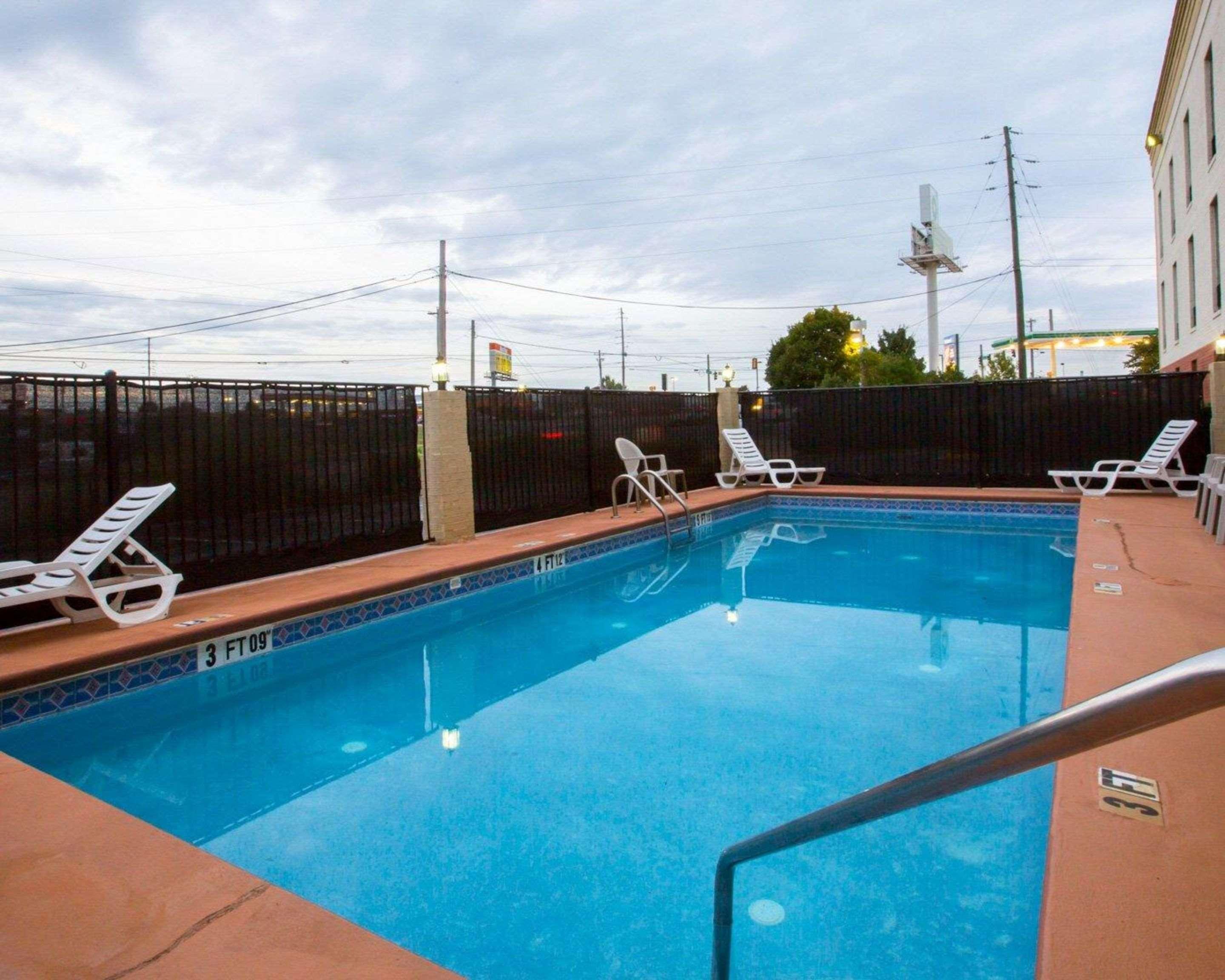 Comfort Suites Cumming-Atlanta Near Northside Hospital Forsyth Exterior foto